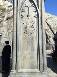 wizarding-world-harry-potter-gate