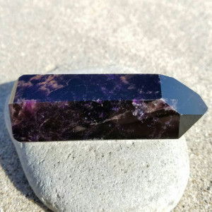 black-amethyst-crystal-point